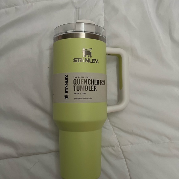 NWT STANLEY 40oz QUENCHER CITRON TARGET EXCLUSIVE